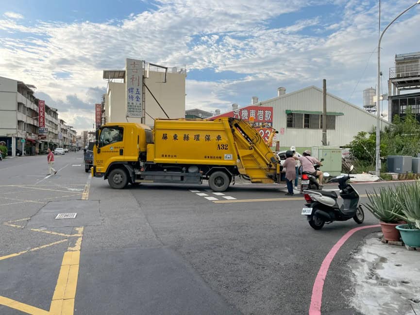 廚餘處理大多是丟到廚餘車,但你知道各縣市廚餘處理的分類方式都不一樣嗎?廚餘處理之所以重要,其實是因為有些廚餘處理後還可以拿來堆肥、養豬,在台灣垃圾也能變黃金!