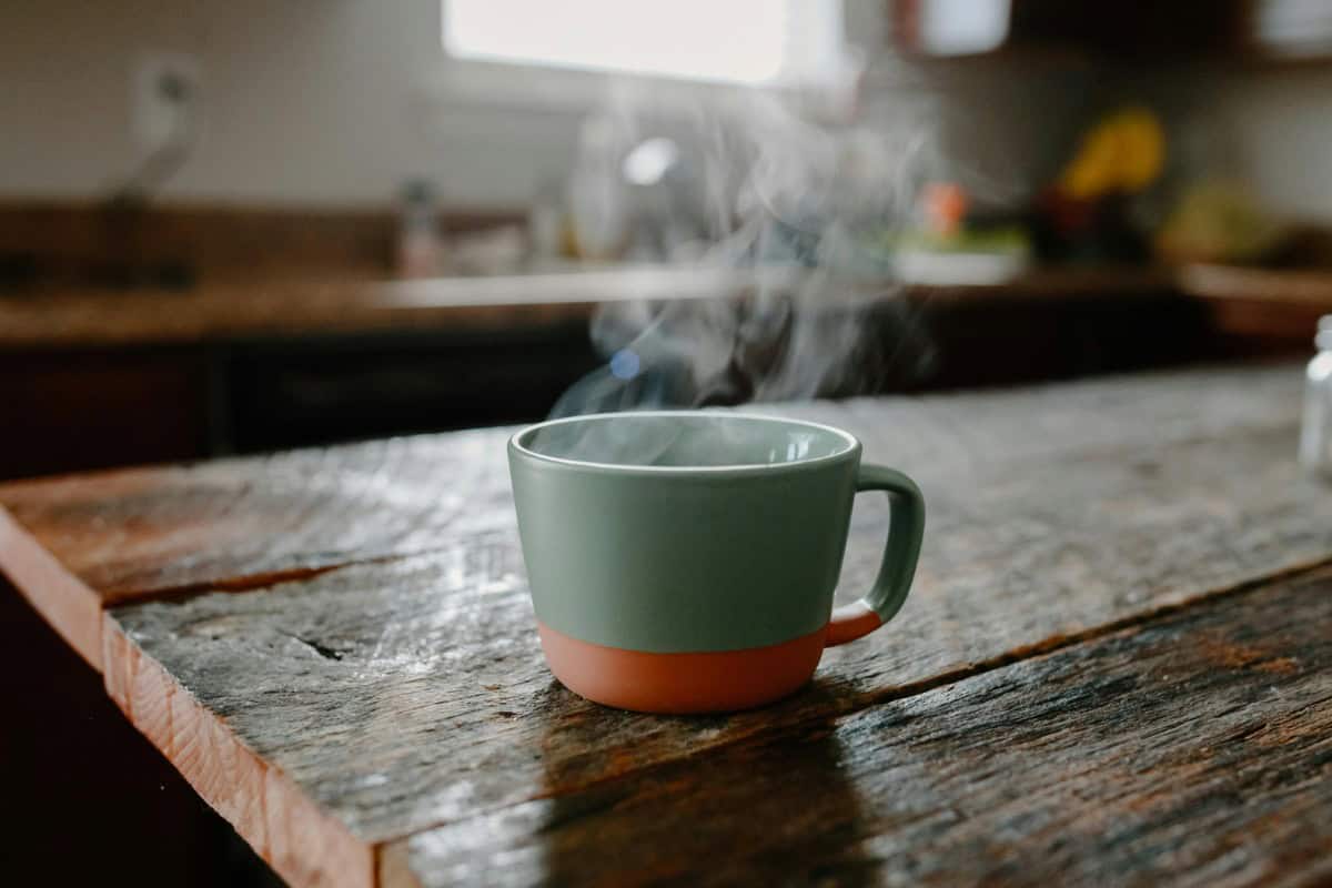 陶瓷杯、玻璃杯回收方式不同,丟棄前記得先辨別材質。